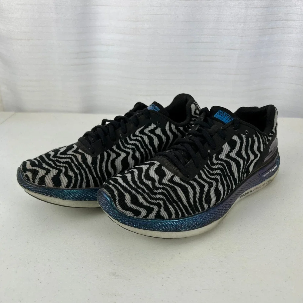 Skechers Go Run Razor 3 Cloak Running Shoes Womens 6 Black Zebra Lace Up Low Top